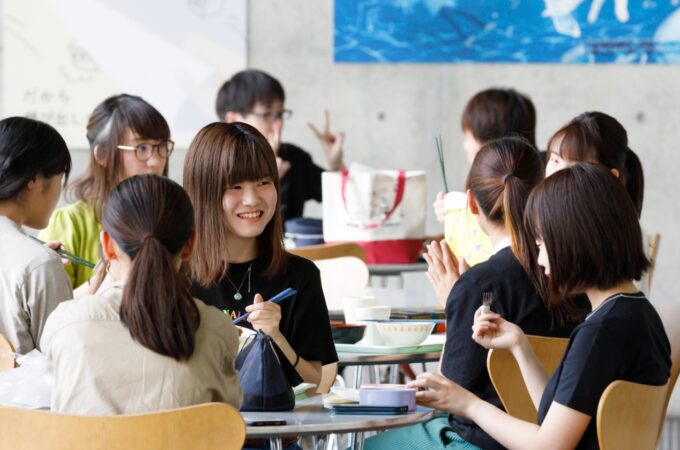 なぜデザインの大学で美術・工芸を学ぶ